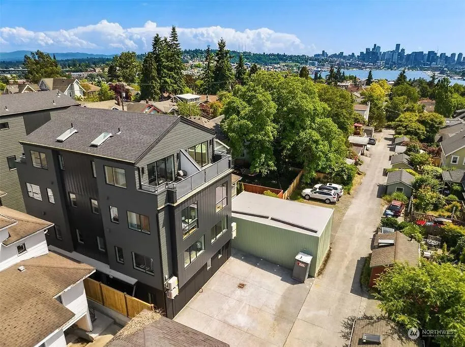 Seattle Charm, Near University, 3 Bedroom W&D, Fast Wifi Apartment
