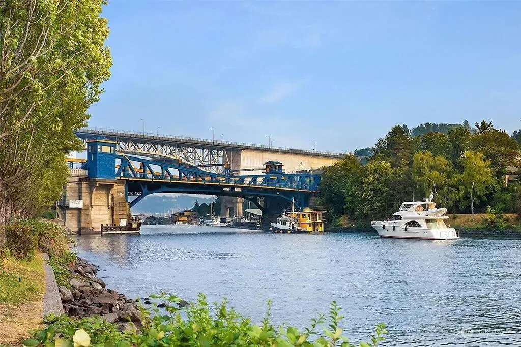 Seattle Charm, Near University, 3 Bedroom W&D, Fast Wifi 0*,  United States