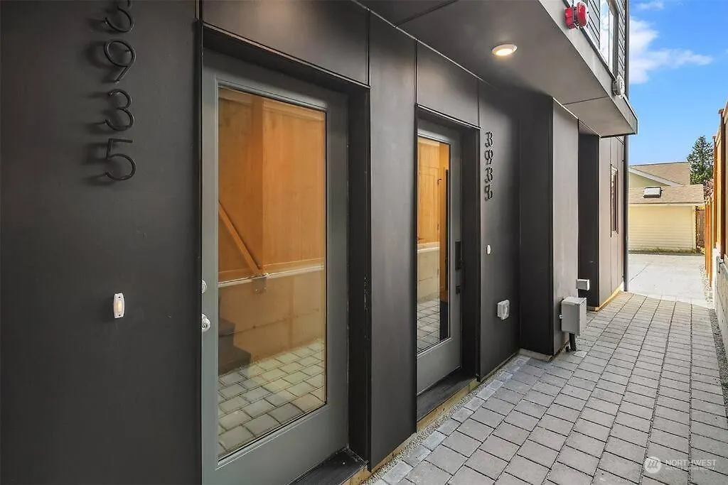 Seattle Charm, Near University, 3 Bedroom W&D, Fast Wifi Apartment