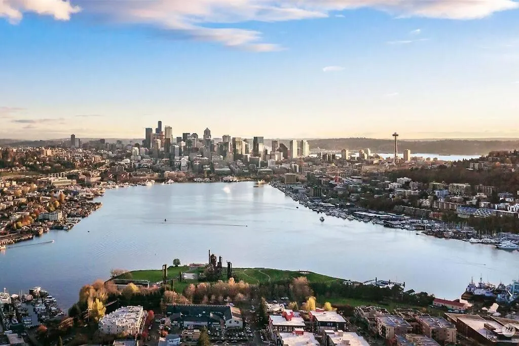 Apartment Seattle Charm, Near University, 3 Bedroom W&D, Fast Wifi United States